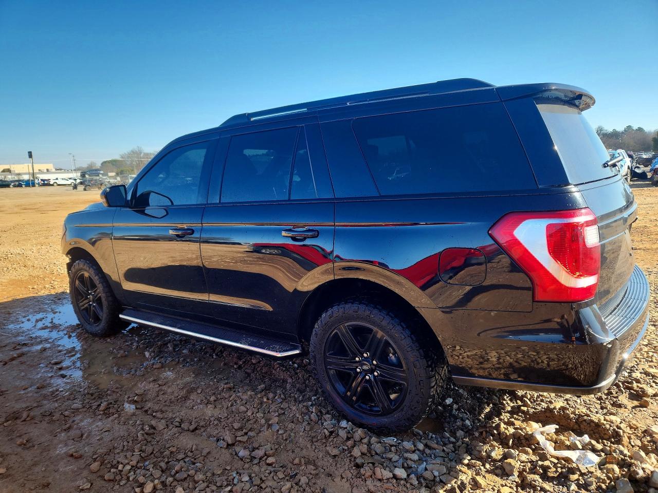 2021 Ford Expedition VIN 1FMJU1HT4MEA16462 photo 2