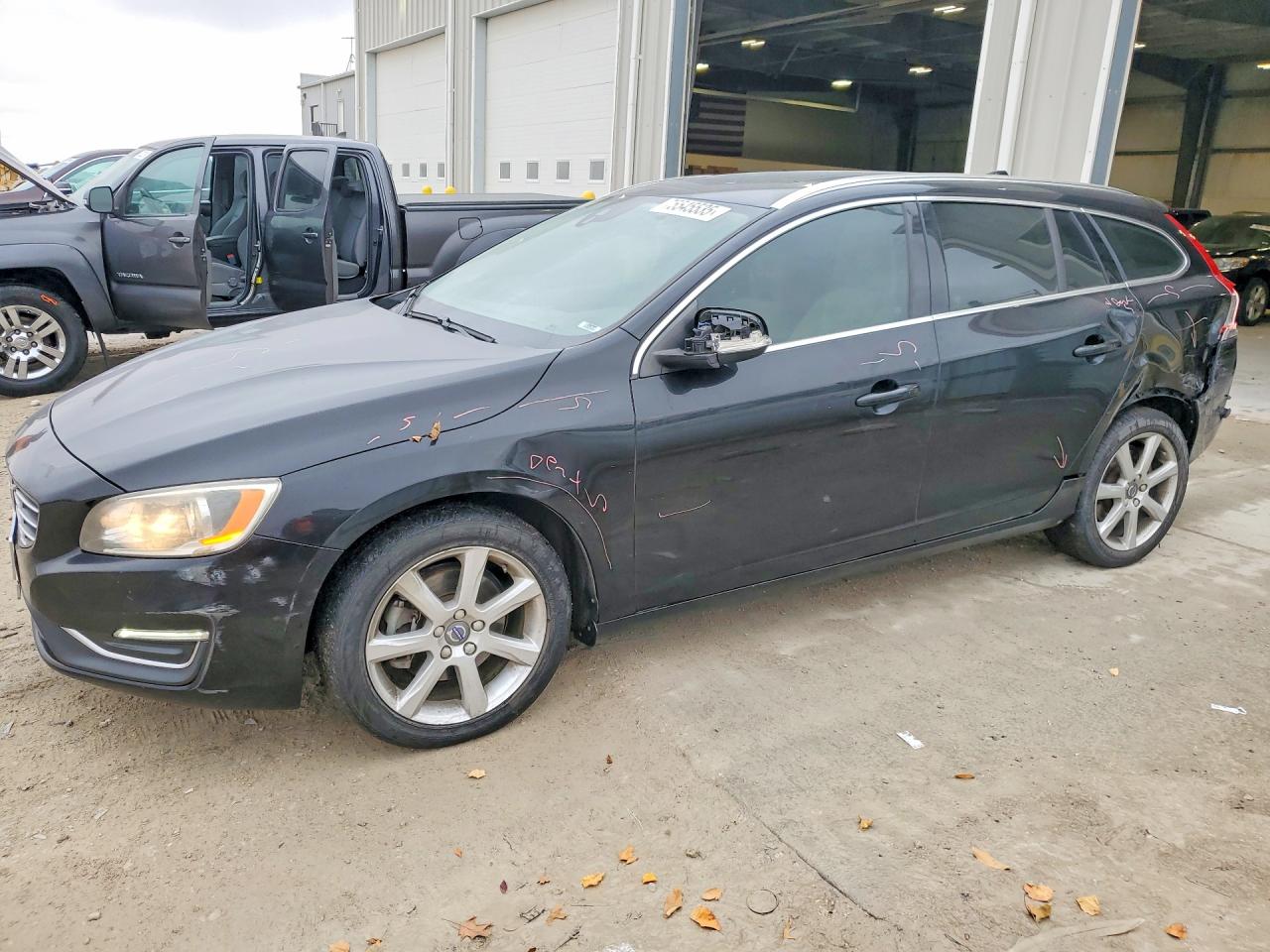 2017 Volvo V60 VIN YV140MEK0H1331468 photo 1