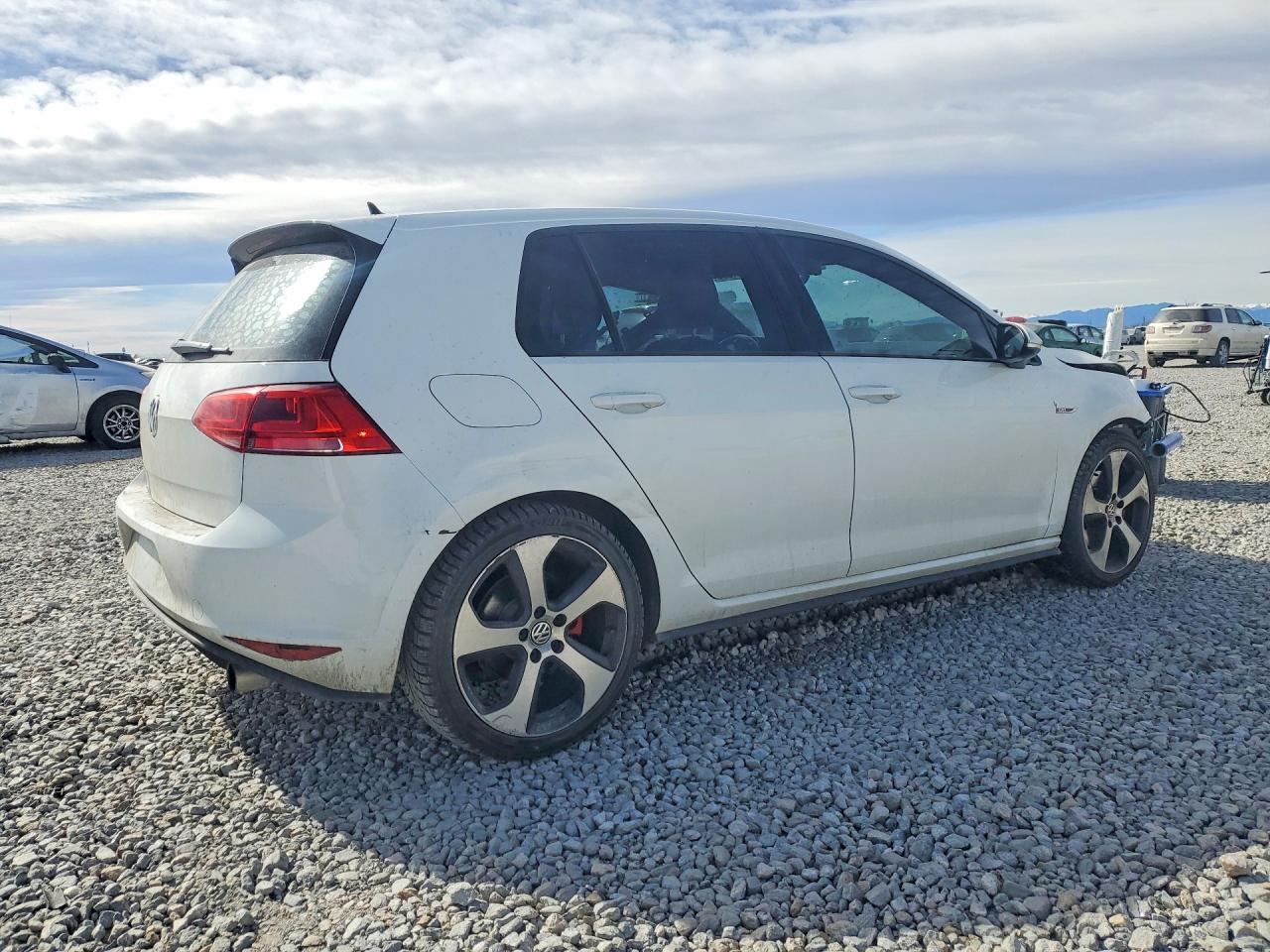 2017 Volkswagen Gti VIN 3VW5T7AU8HM044910 photo 3
