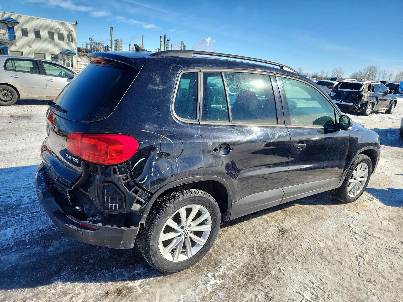 2015 Volkswagen Tiguan VIN WVGHV7AXXFW500659 photo 3