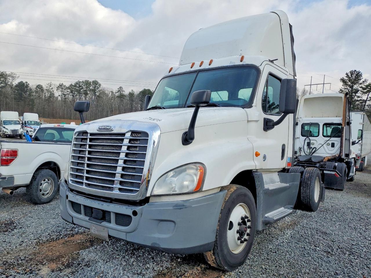 2016 FREIGHTLINER All other VIN 1FUBGEDV0GLHC5749 photo 2