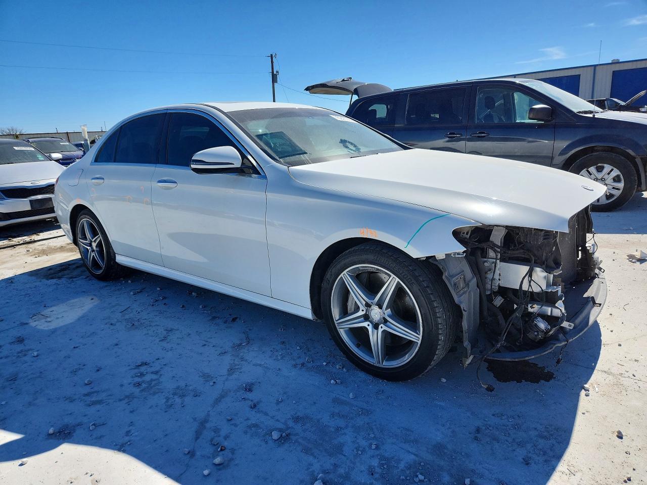 2017 Mercedes E-class VIN WDDZF4JB8HA075053 photo 4