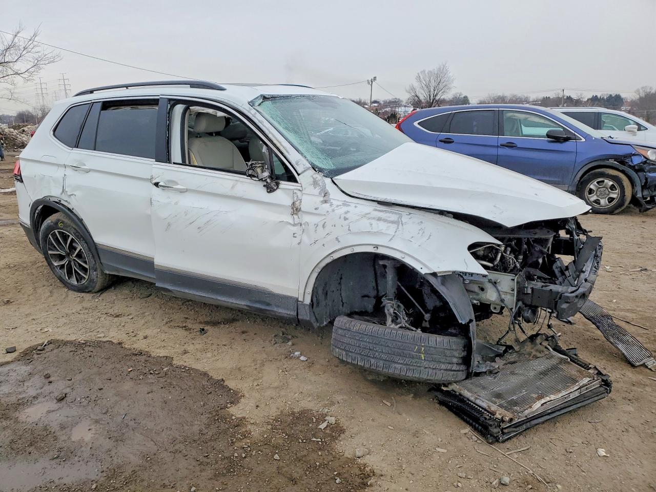 2021 Volkswagen Tiguan VIN 3VV3B7AX7MM053942 photo 4