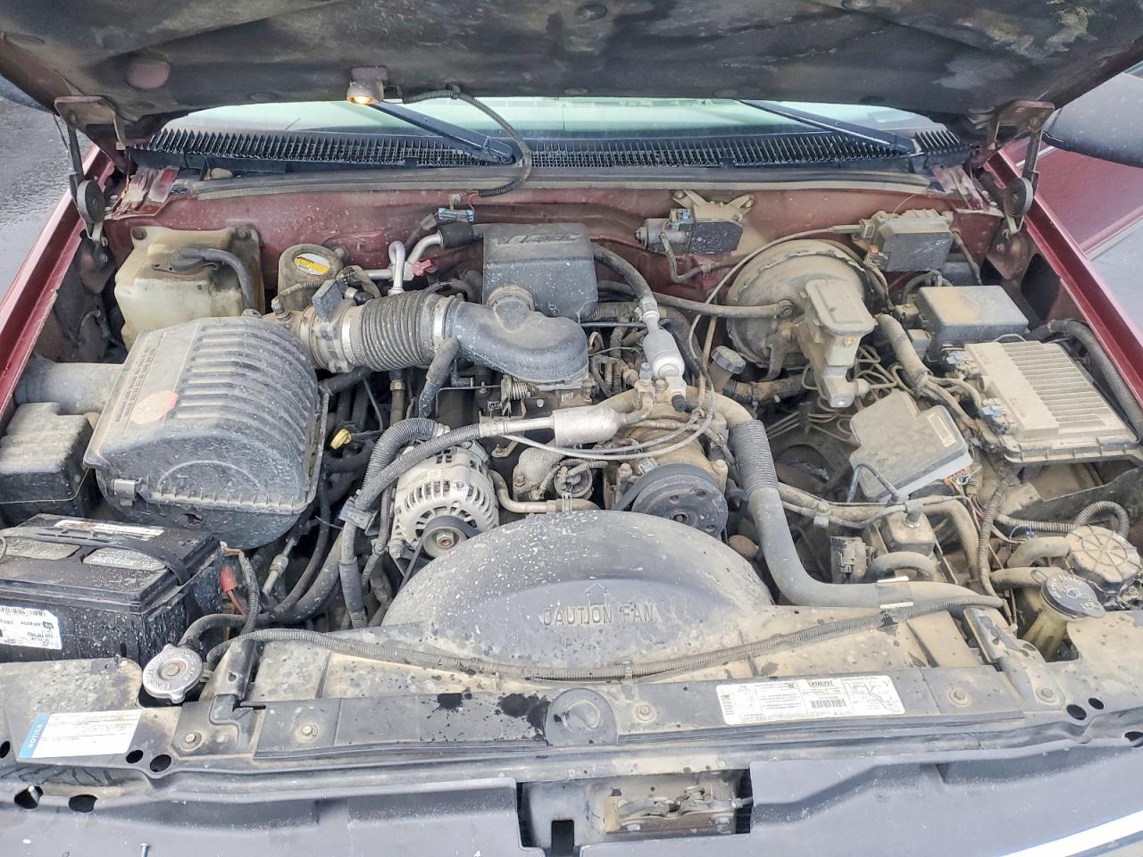 1998 Chevrolet Suburban VIN 3GNEC16R9WG108914 photo 11