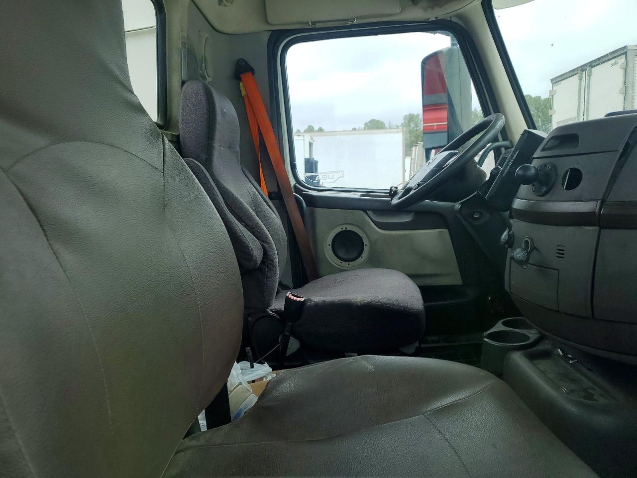 2017 Volvo All models VIN 4V4N39TGXHN988031 photo 6