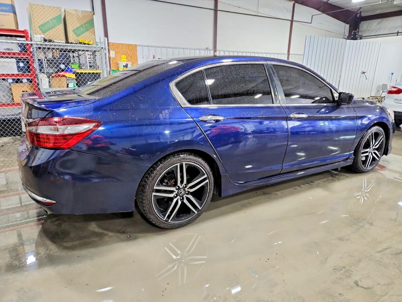 2017 Honda Accord VIN 1HGCR2F53HA235937 photo 3