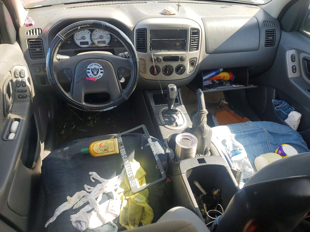 2005 Ford Escape VIN 1FMYU93105KA70752 photo 8