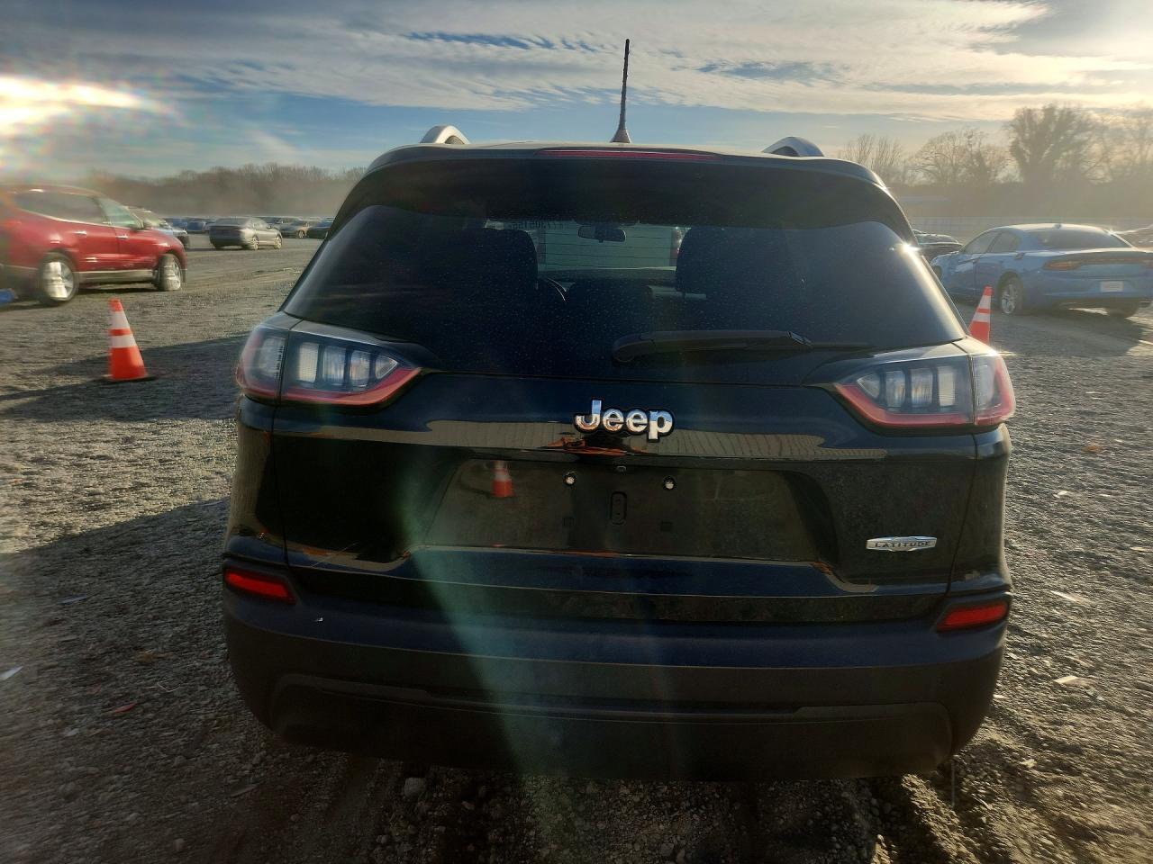 2019 Jeep Grand cher VIN 1C4PJLCBXKD249346 photo 6