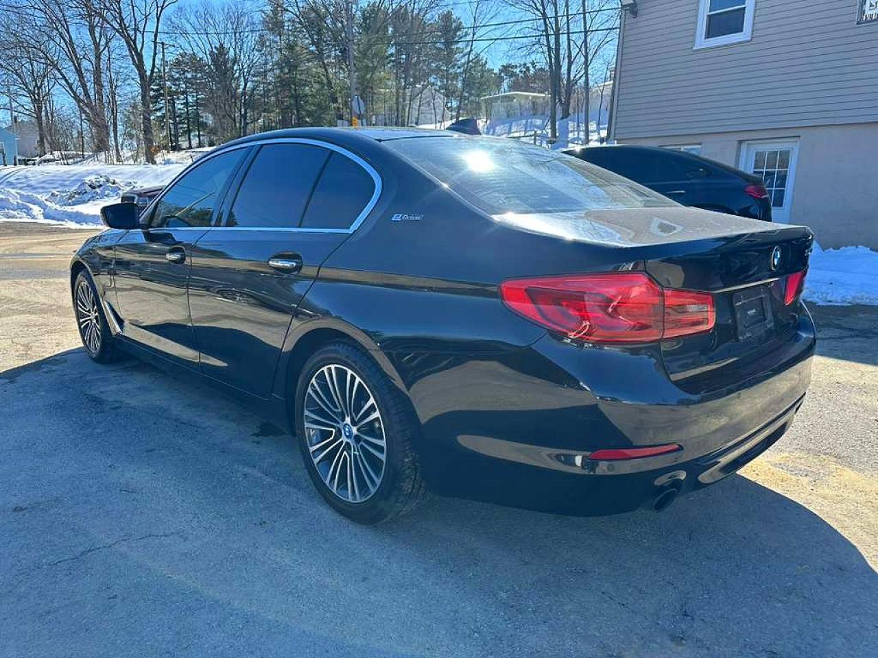 2018 BMW 5 series VIN WBAJA9C56JB253324 photo 2