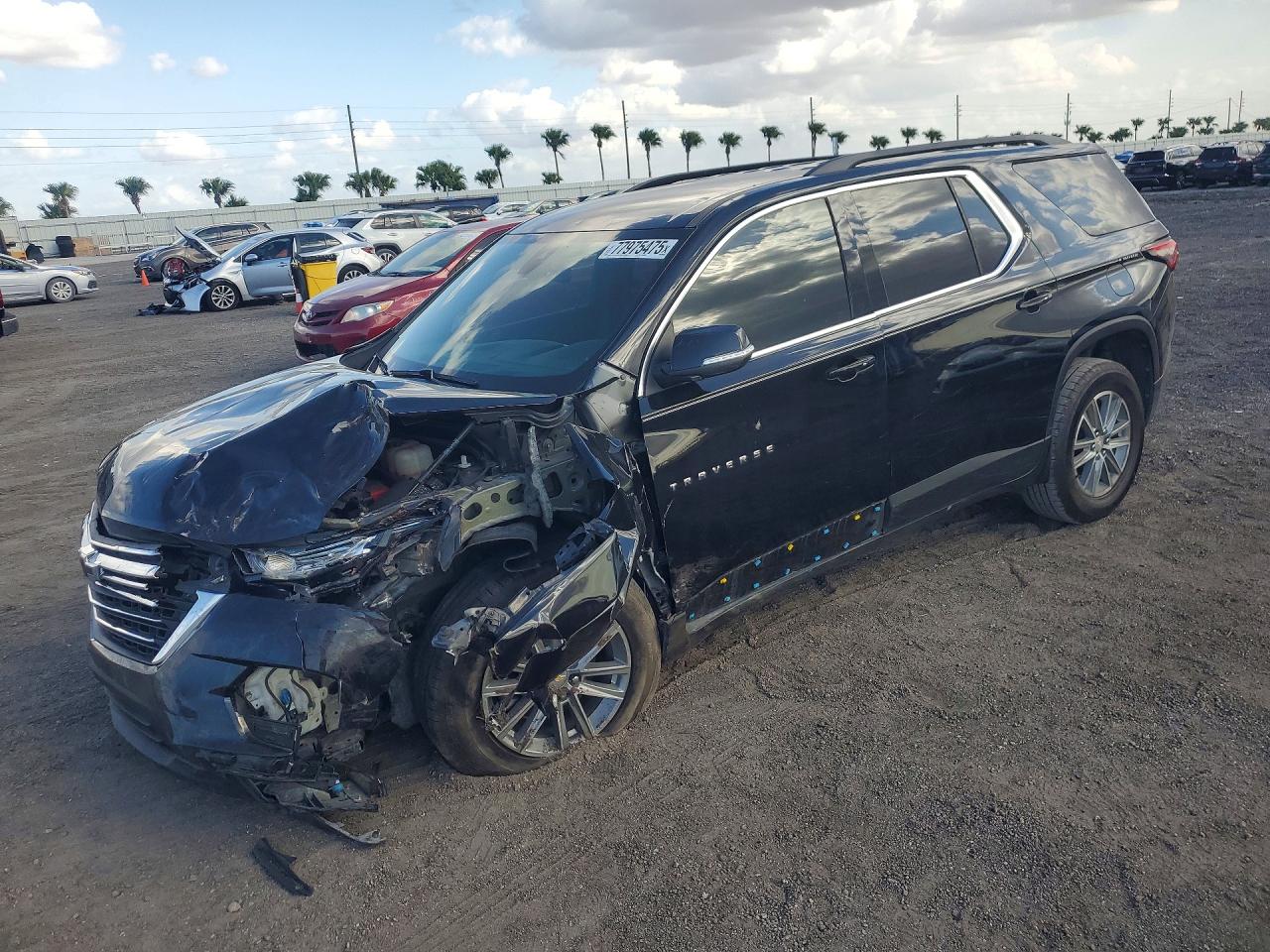 2022 Chevrolet Traverse VIN 1GNERHKW0NJ163199 photo 1