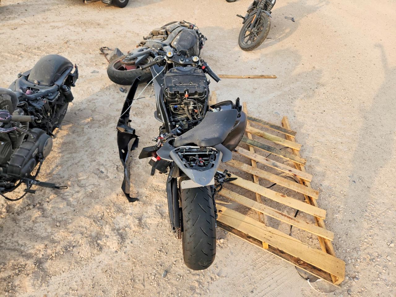 2016 Yamaha Yzf600 VIN JYARJ16Y1GA009961 photo 6