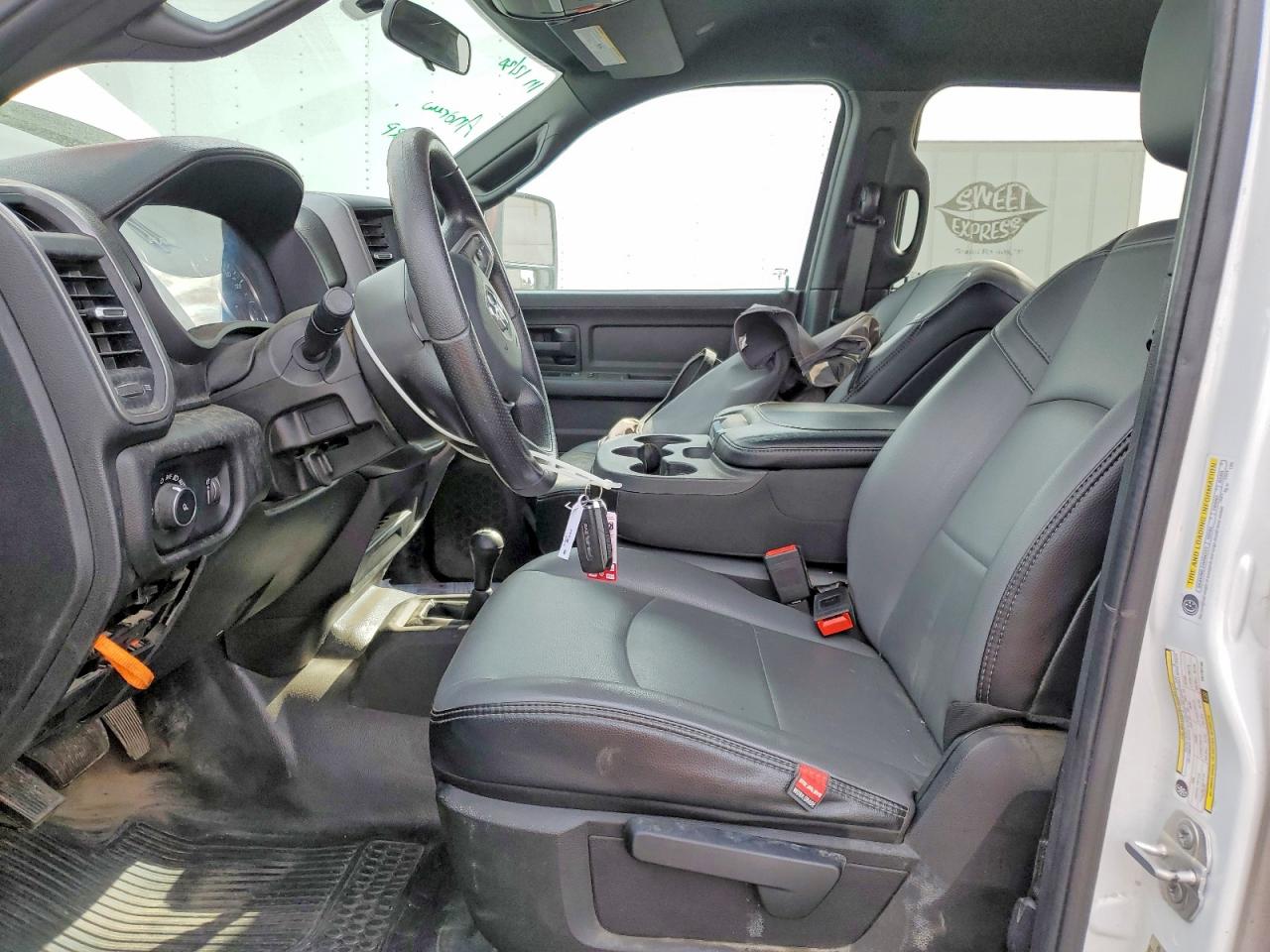 2024 Ram All models VIN 3C6UR5HJXRG180198 photo 7