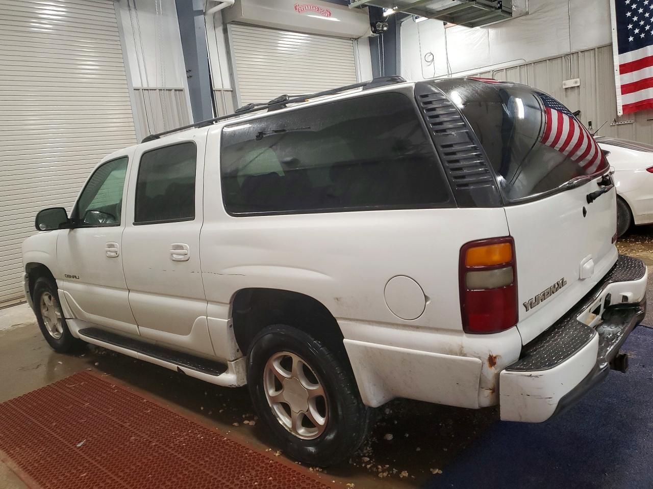 2001 GMC Denali VIN 1GKFK66U71J147112 photo 2