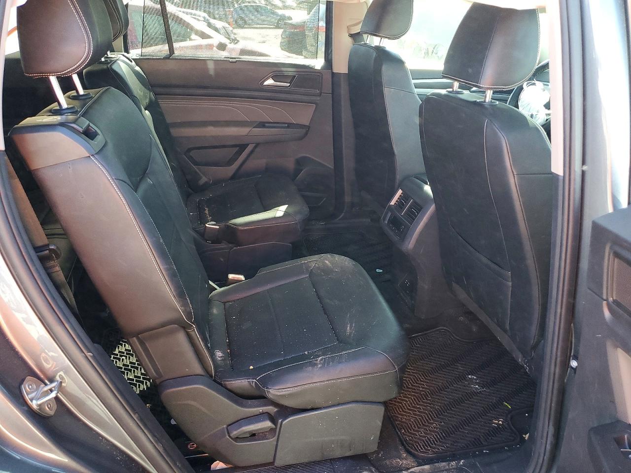2023 Volkswagen Atlas VIN 1V2KR2CA2PC505964 photo 11