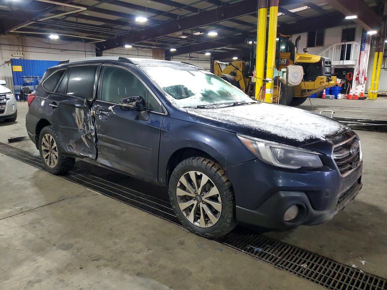 2018 Outback VIN 4S4BSETC6J3342070 photo 4
