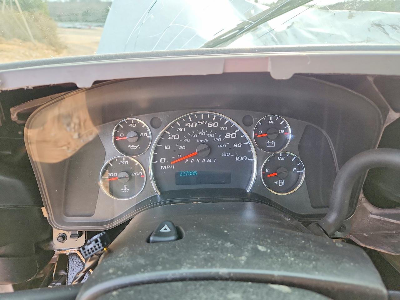 2017 CHEV Express VIN 1GCWGAFF5H1346431 photo 9