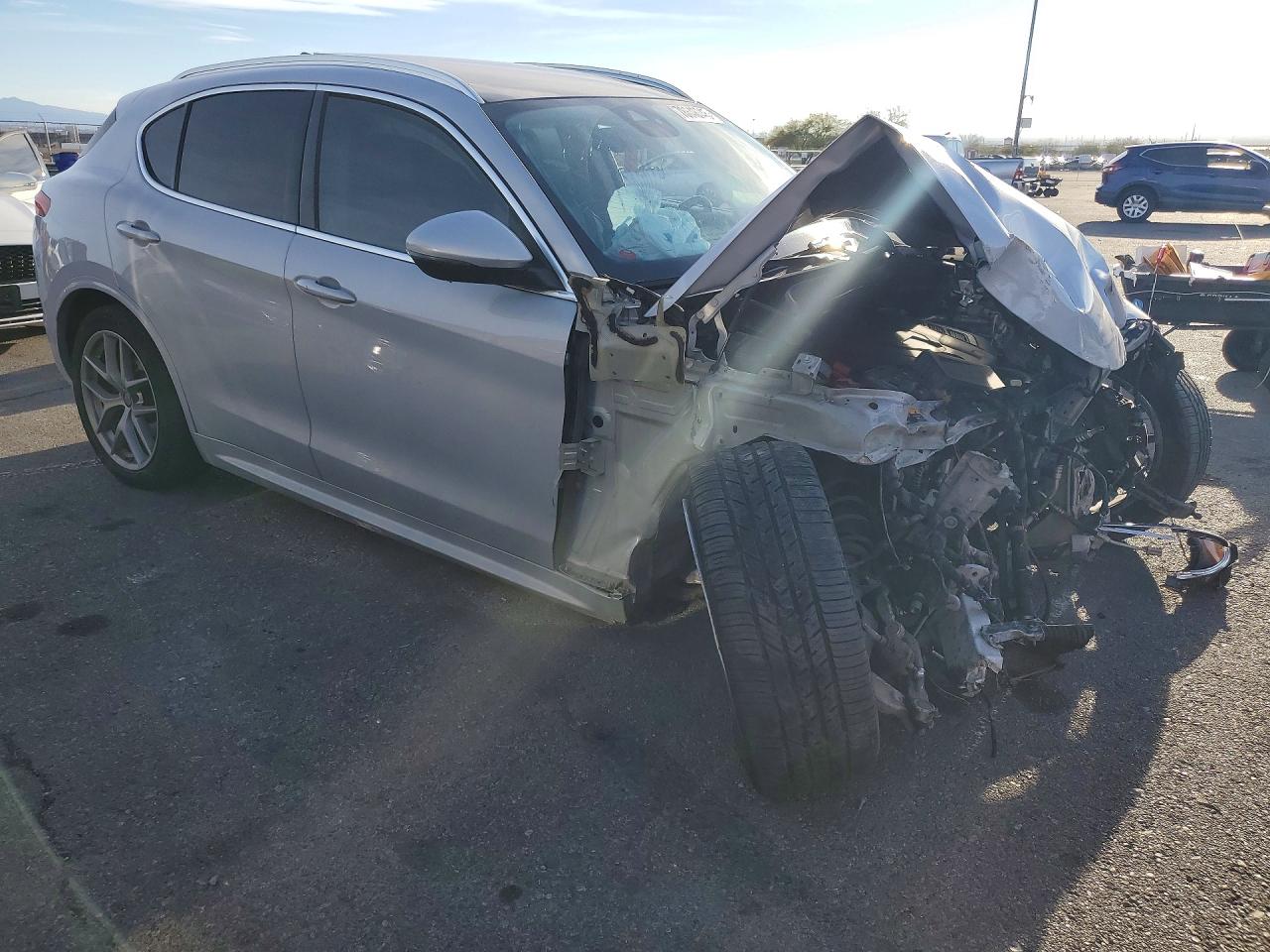 2021 Alfa Stelvio VIN ZASPAKBN6M7D13803 photo 4