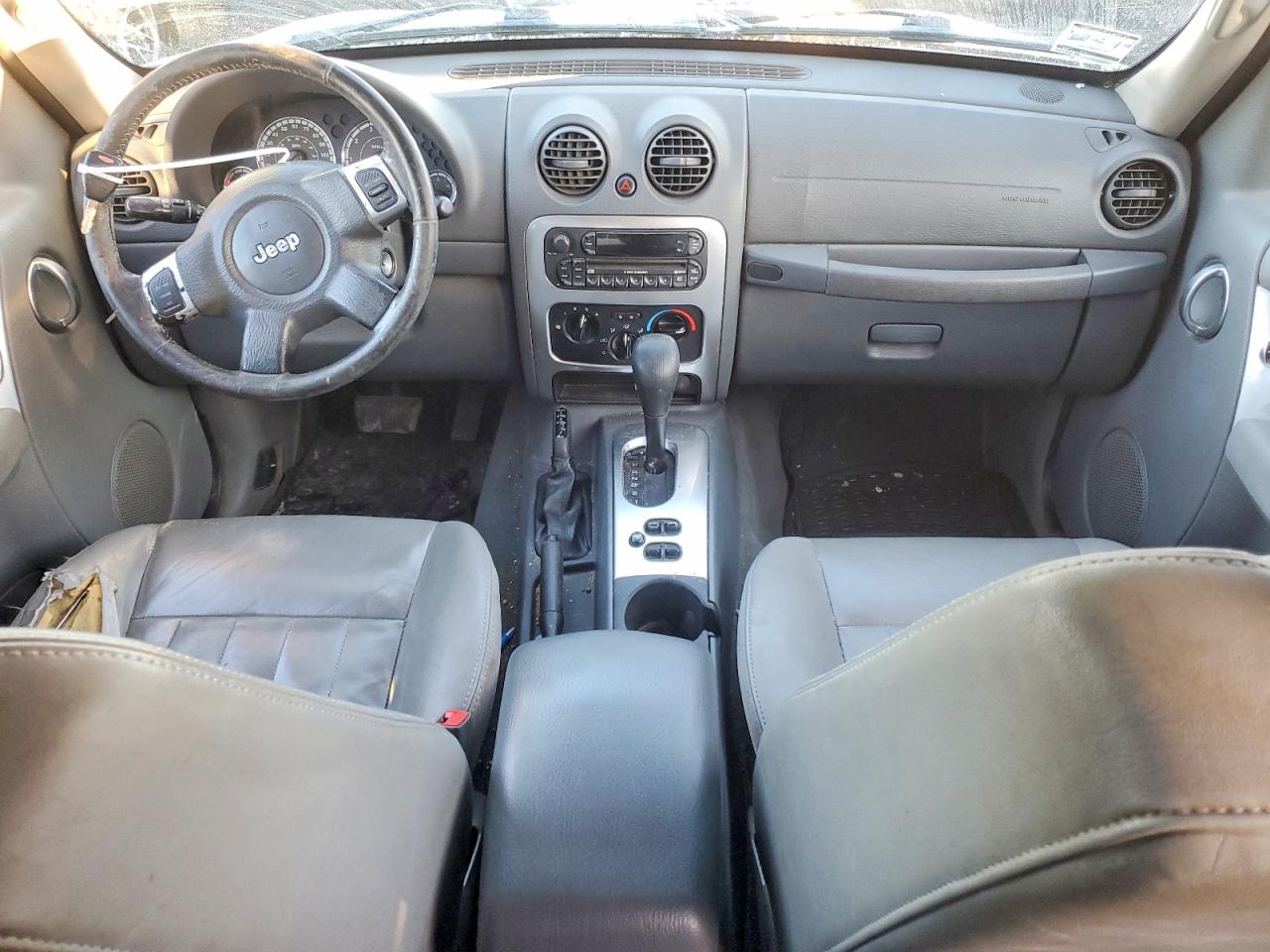 2005 Jeep Liberty VIN 1J8GL58K85W694071 photo 8