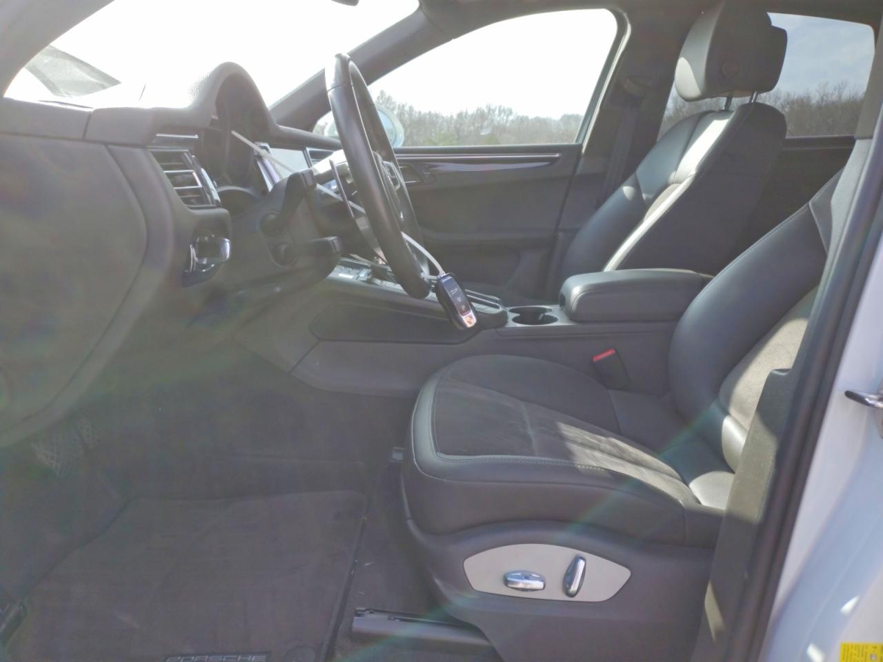 2021 Porsche Macan VIN WP1AA2A58MLB13009 photo 7