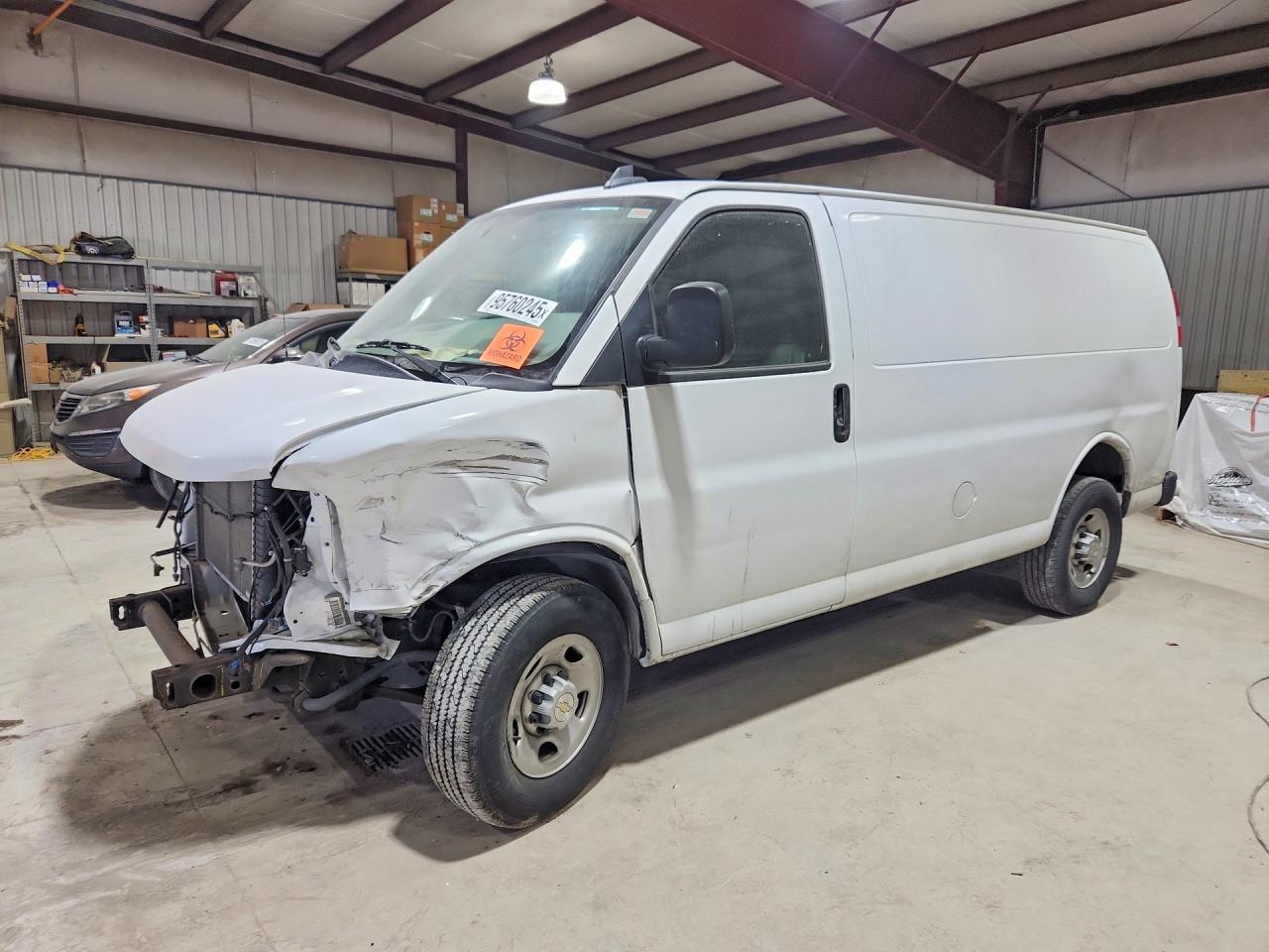 2023 Chevrolet Express VIN 1GCWGAFP0P1259348 photo 1