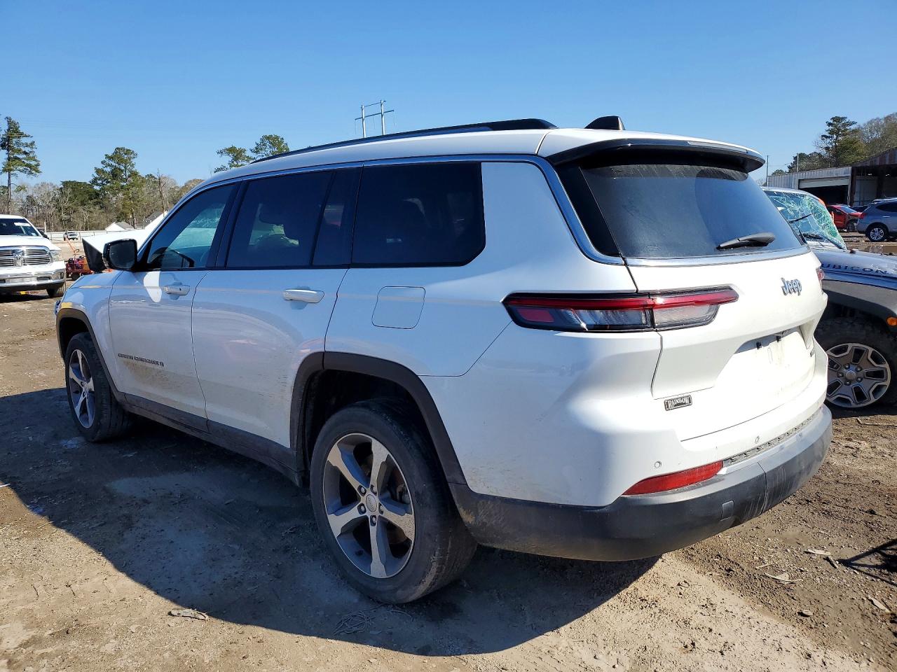 2023 Jeep Grand cher VIN 1C4RJJBG7P8739625 photo 2