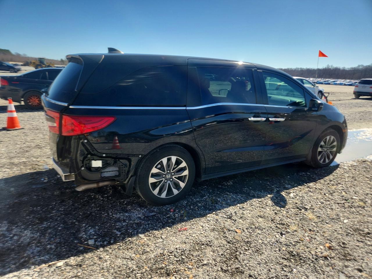 2024 Honda Odyssey VIN 5FNRL6H66RB060129 photo 3