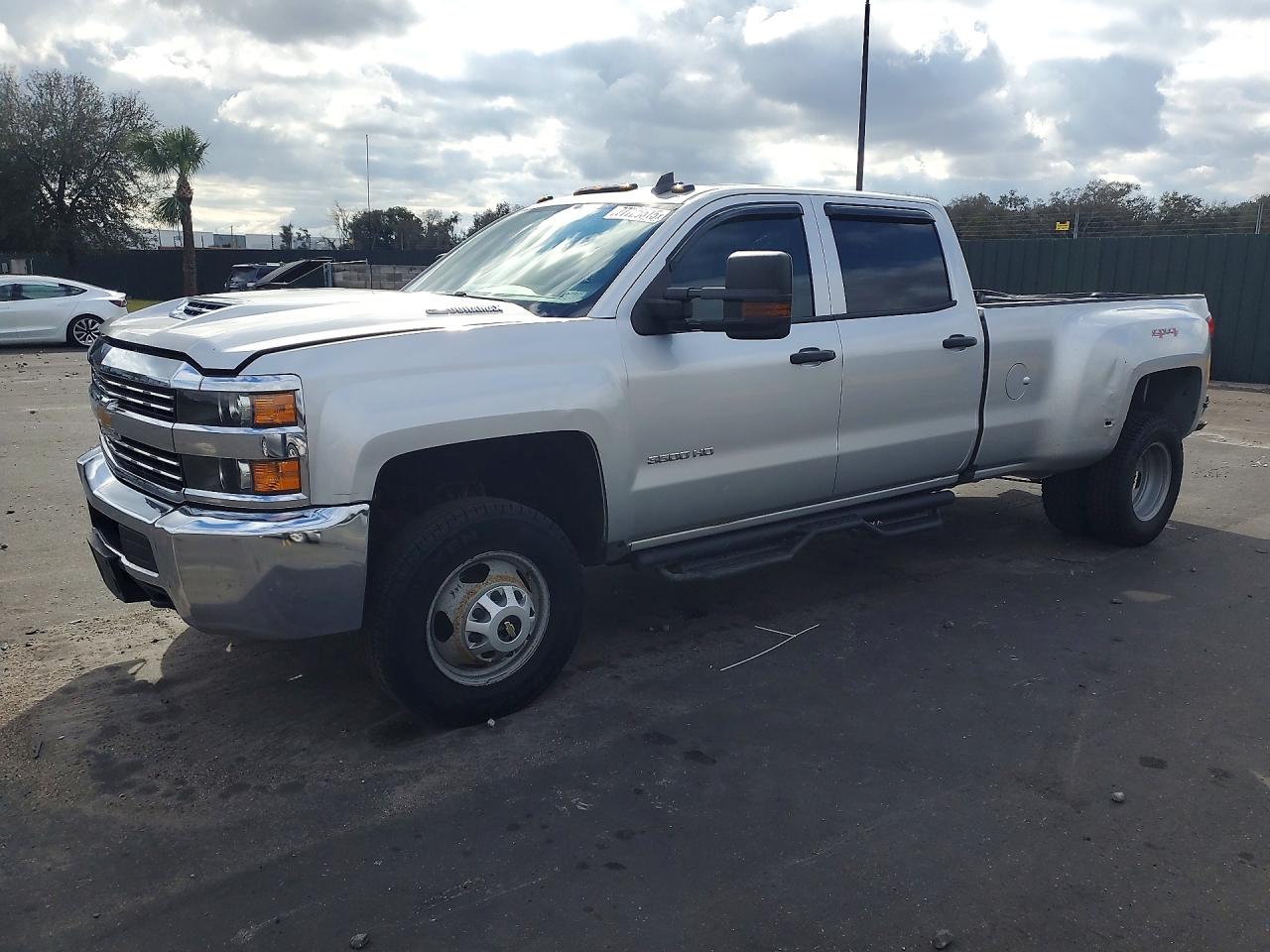 2017 Chevrolet All models VIN 1GC4KYCY8HF207966 photo 1