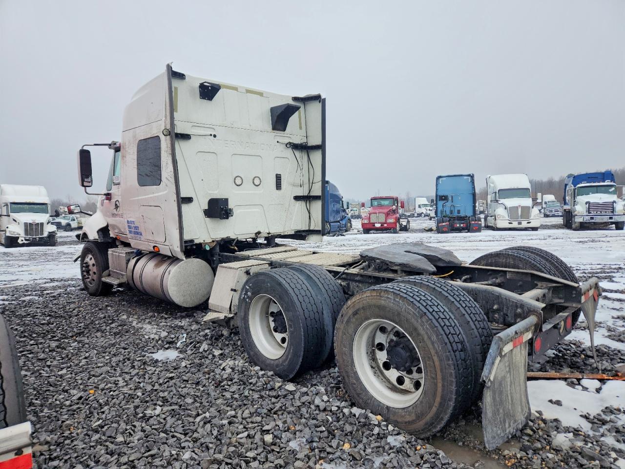 2016 International All models VIN 3HSDJAPR6GN107099 photo 3