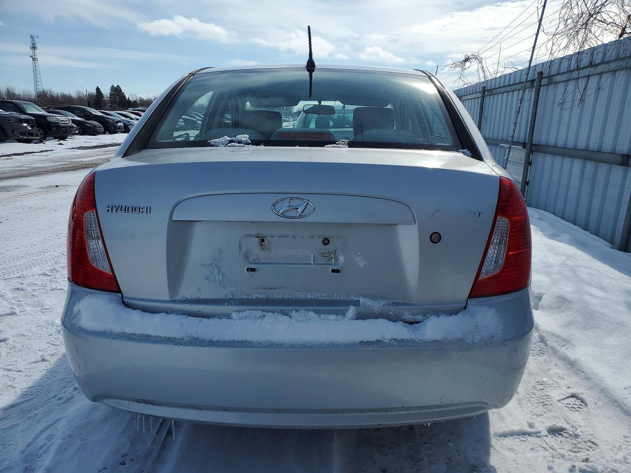 2010 Hyundai Accent VIN KMHCN4BC1AU535180 photo 6