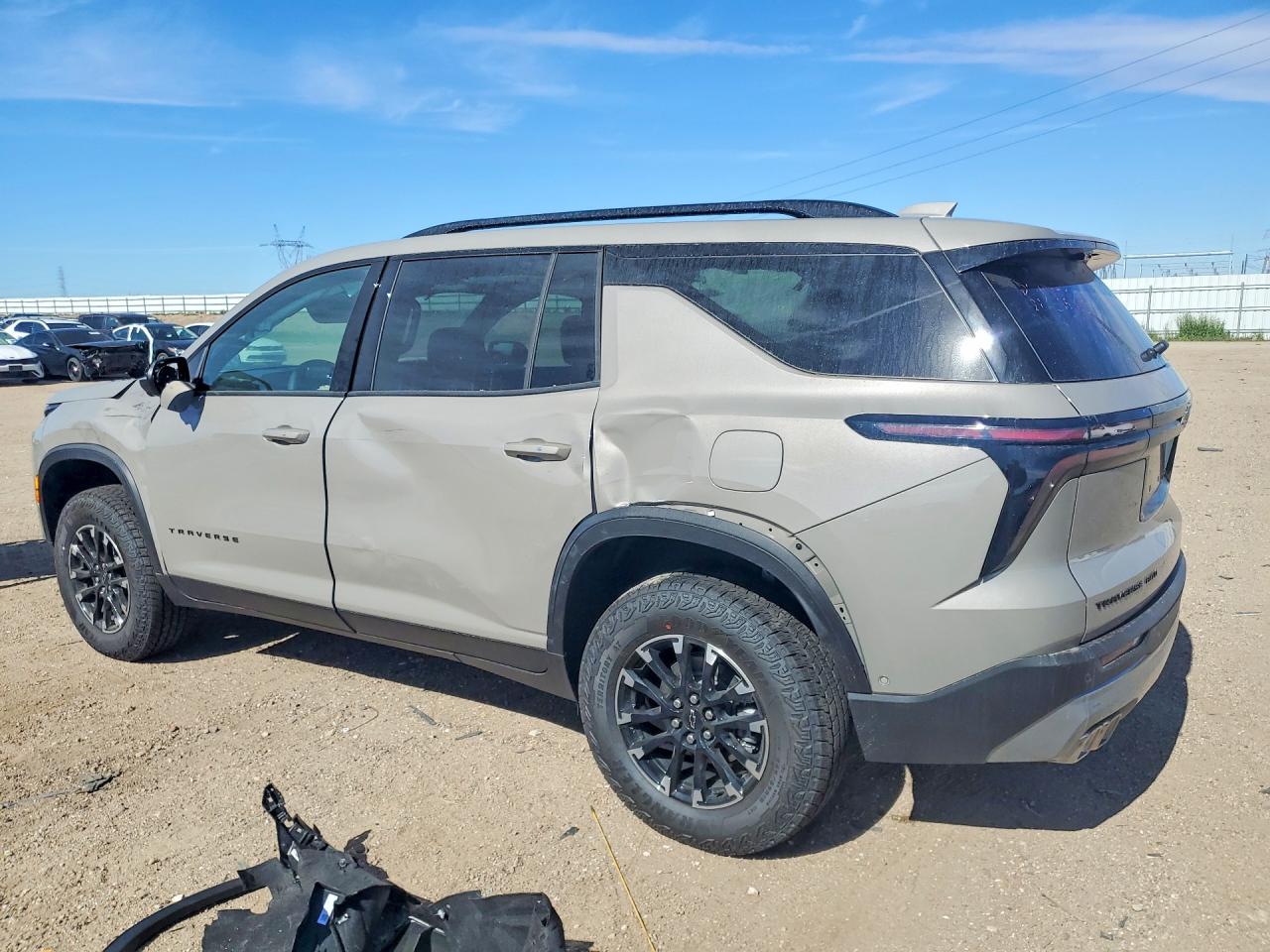 2026 Chevrolet Traverse z VIN 1GNEVJKS4TJ230285 photo 2