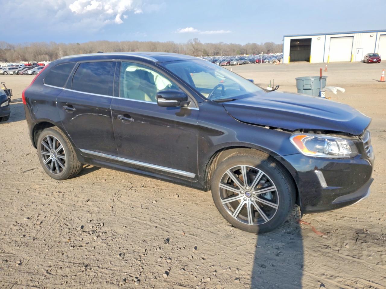 2016 VOLVO Xc60 VIN YV449MRM2G2880750 photo 4