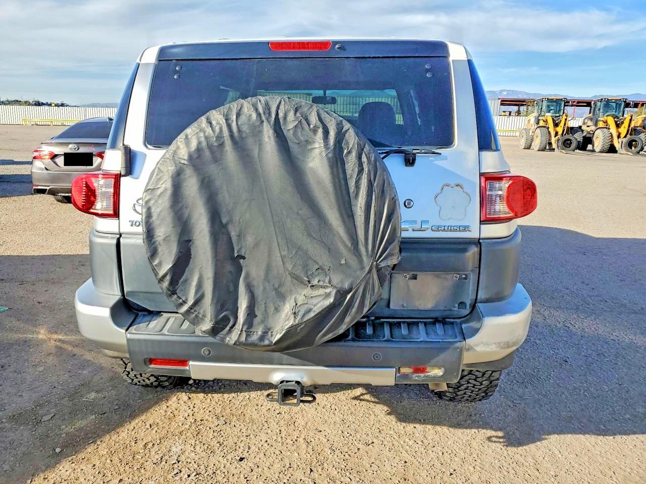 2007 TOYOTA Fj cruiser VIN JTEBU11F770005353 photo 6