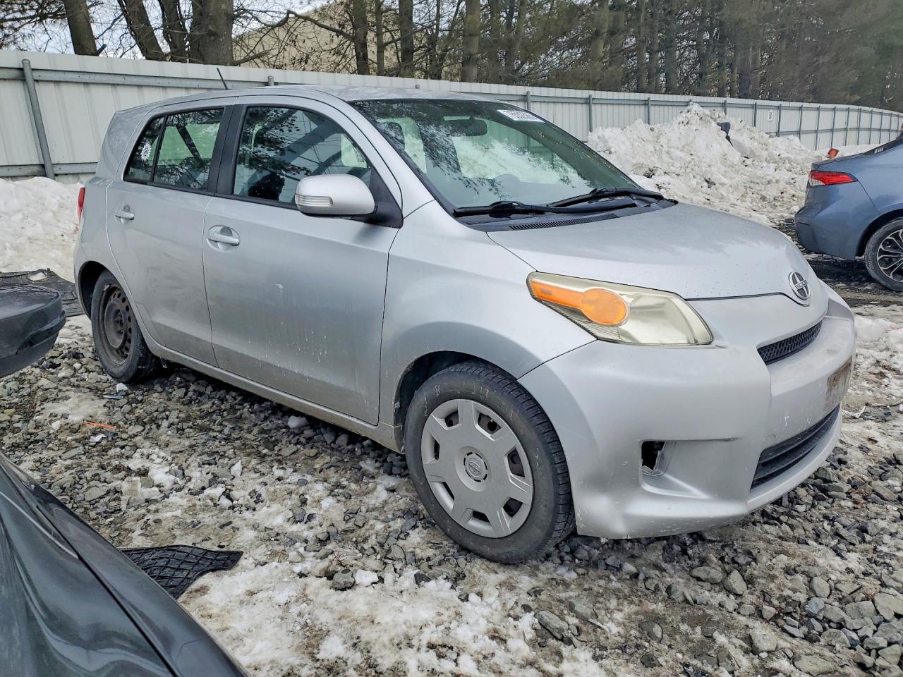 2010 Toyota Scion VIN JTKKU4B45A1005607 photo 4