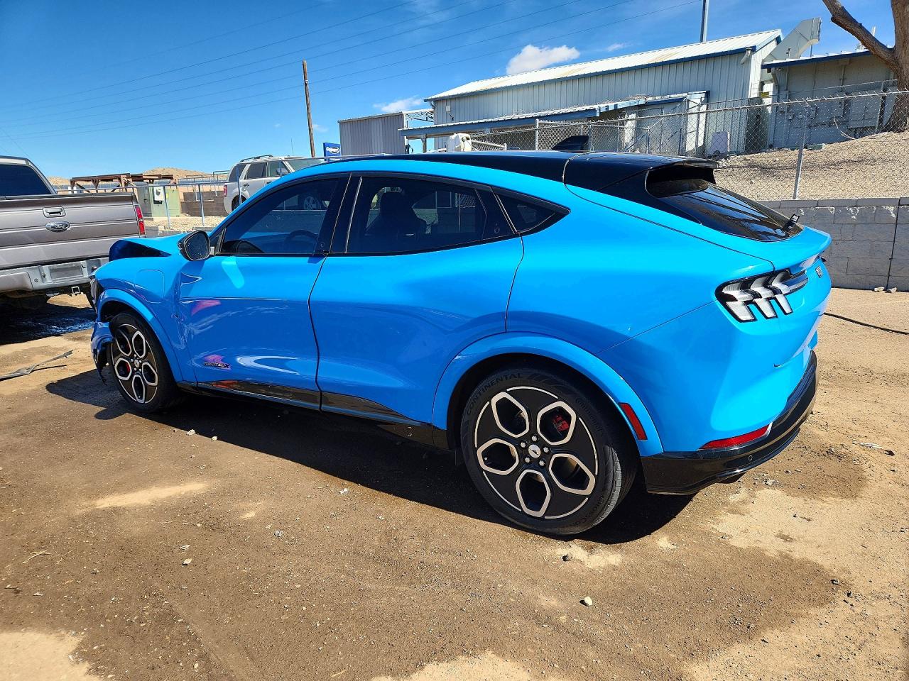 2021 Ford Mustang VIN 3FMTK4SE0MME02882 photo 2