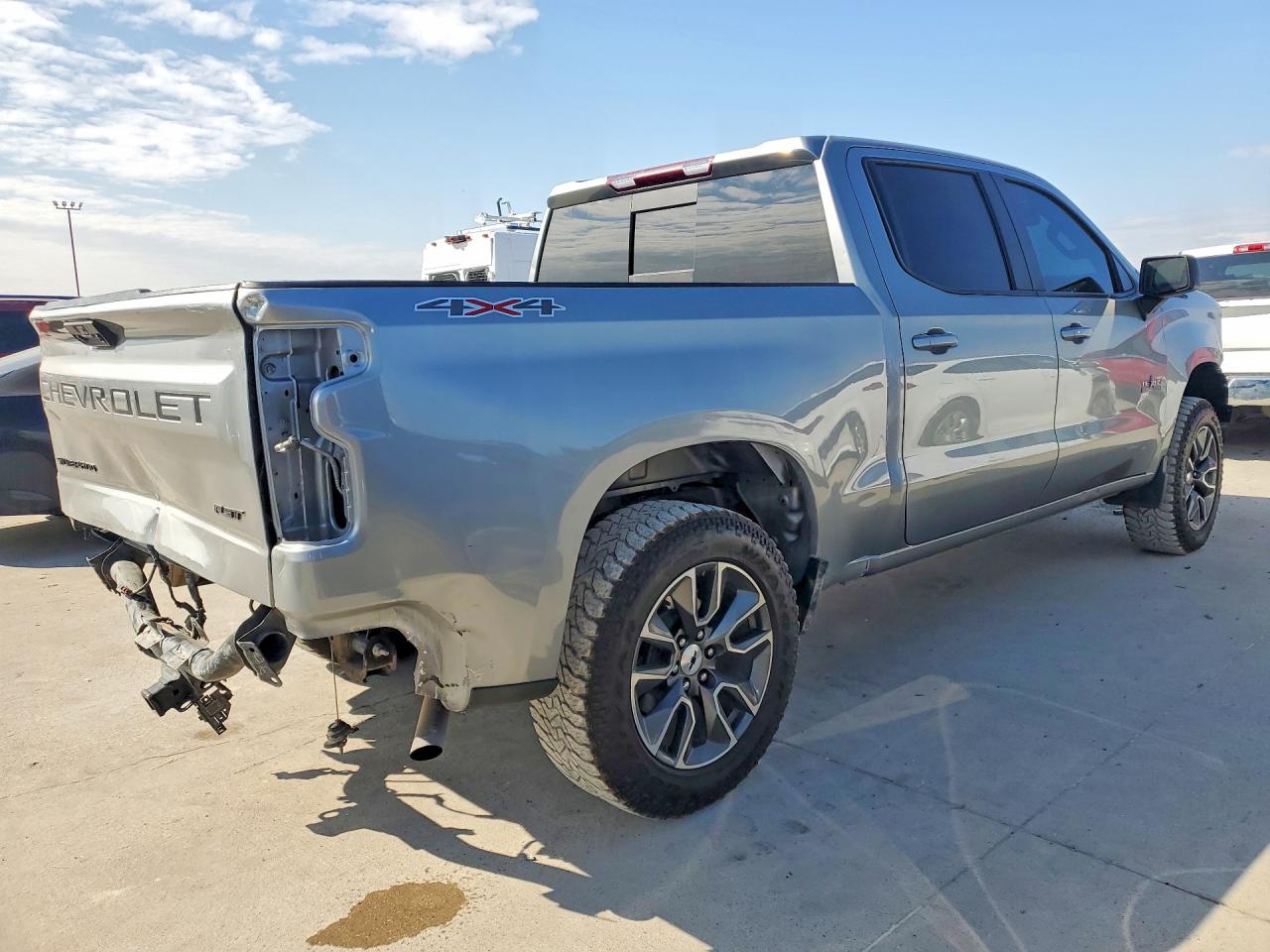 2023 Chevrolet All models VIN 2GCUDEED6P1145993 photo 3