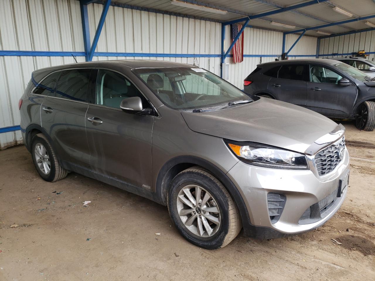 2019 Kia Sorento VIN 5XYPGDA50KG521020 photo 4
