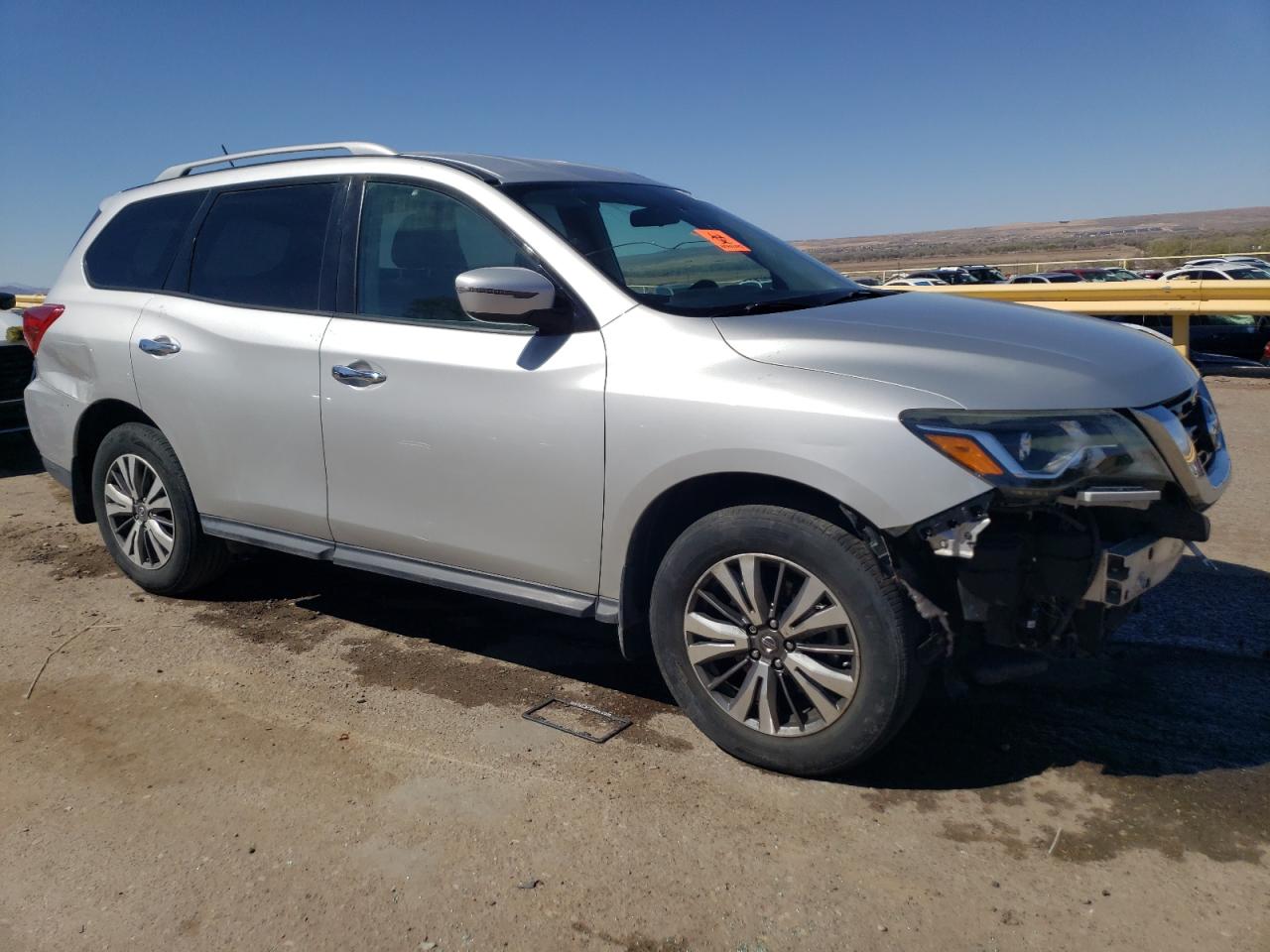 2017 NISSAN Pathfinder VIN 5N1DR2MM0HC630736 photo 4