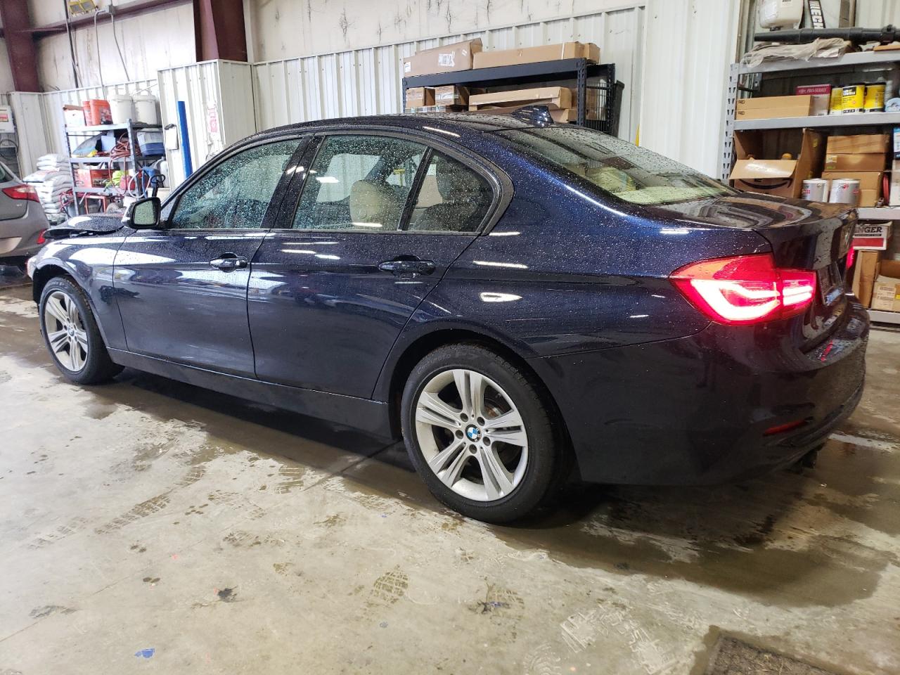 2016 BMW 3 series VIN WBA8E3C5XGP974628 photo 2