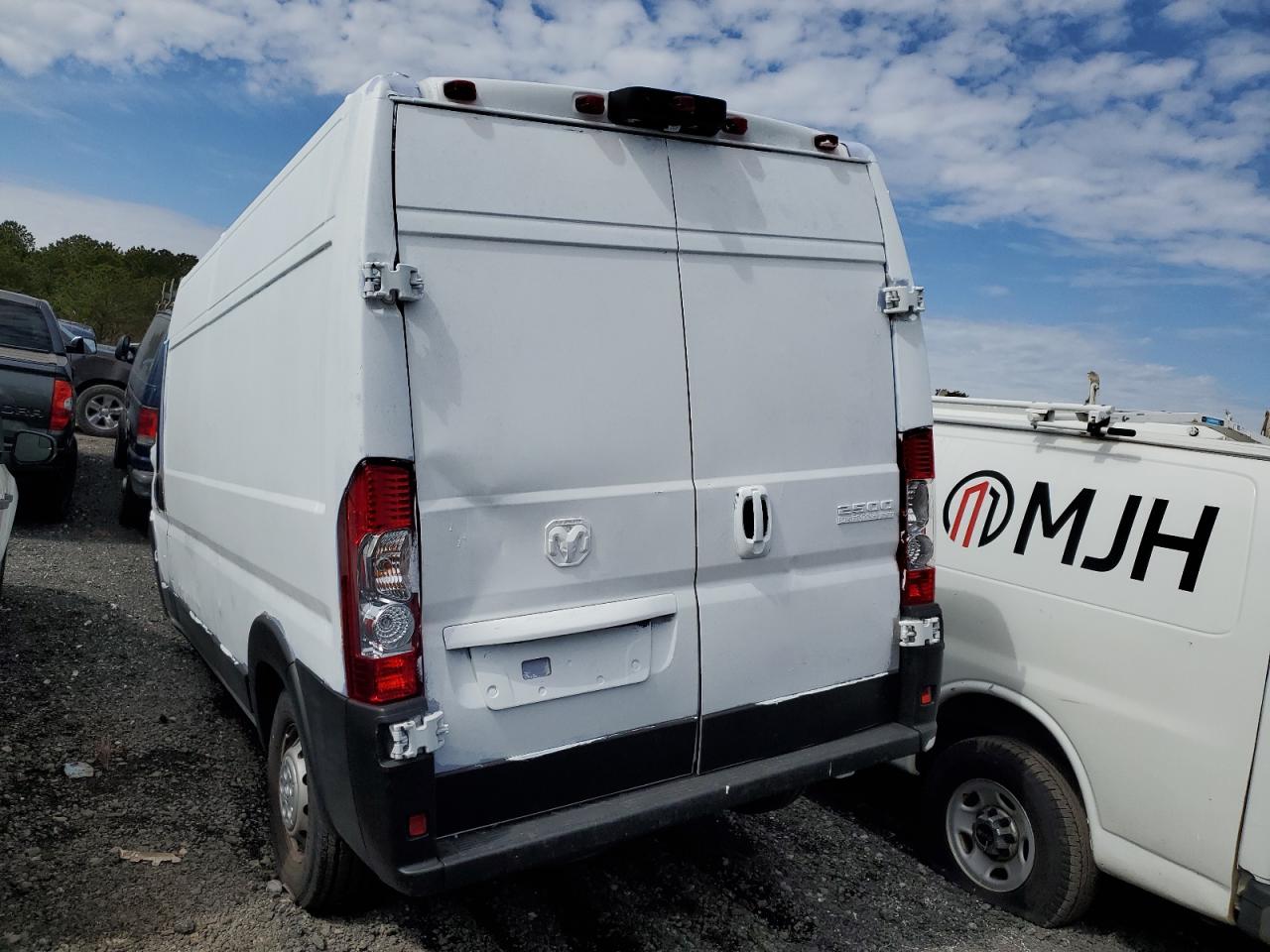2023 RAM Promaster 2500 VIN 3C6LRVDG1PE525830 photo 2