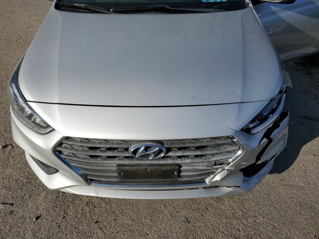 2018 HYUNDAI Accent VIN 3KPC24A37JE033173 photo 11