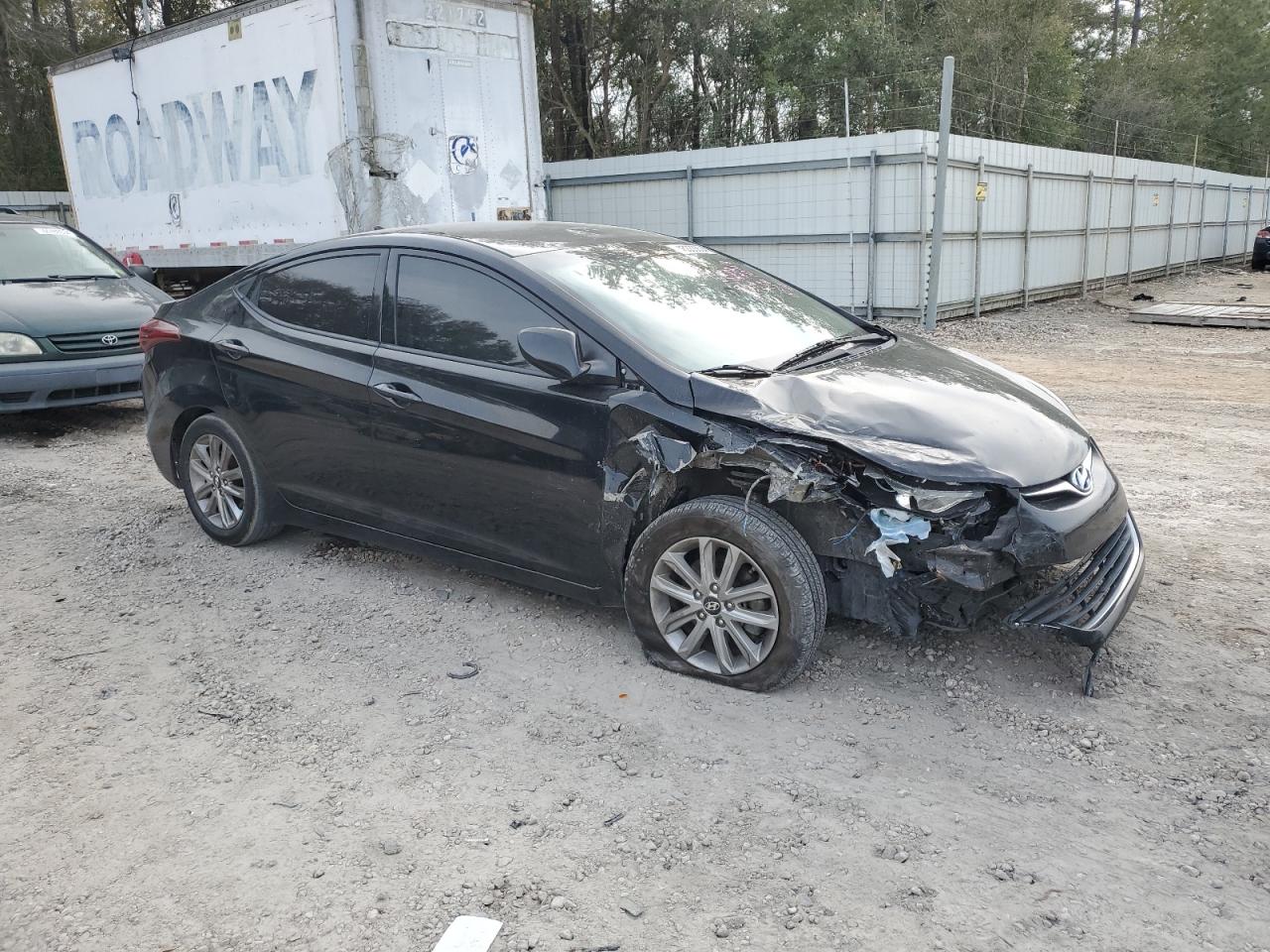 2015 HYUNDAI Elantra VIN 5NPDH4AE1FH650298 photo 4