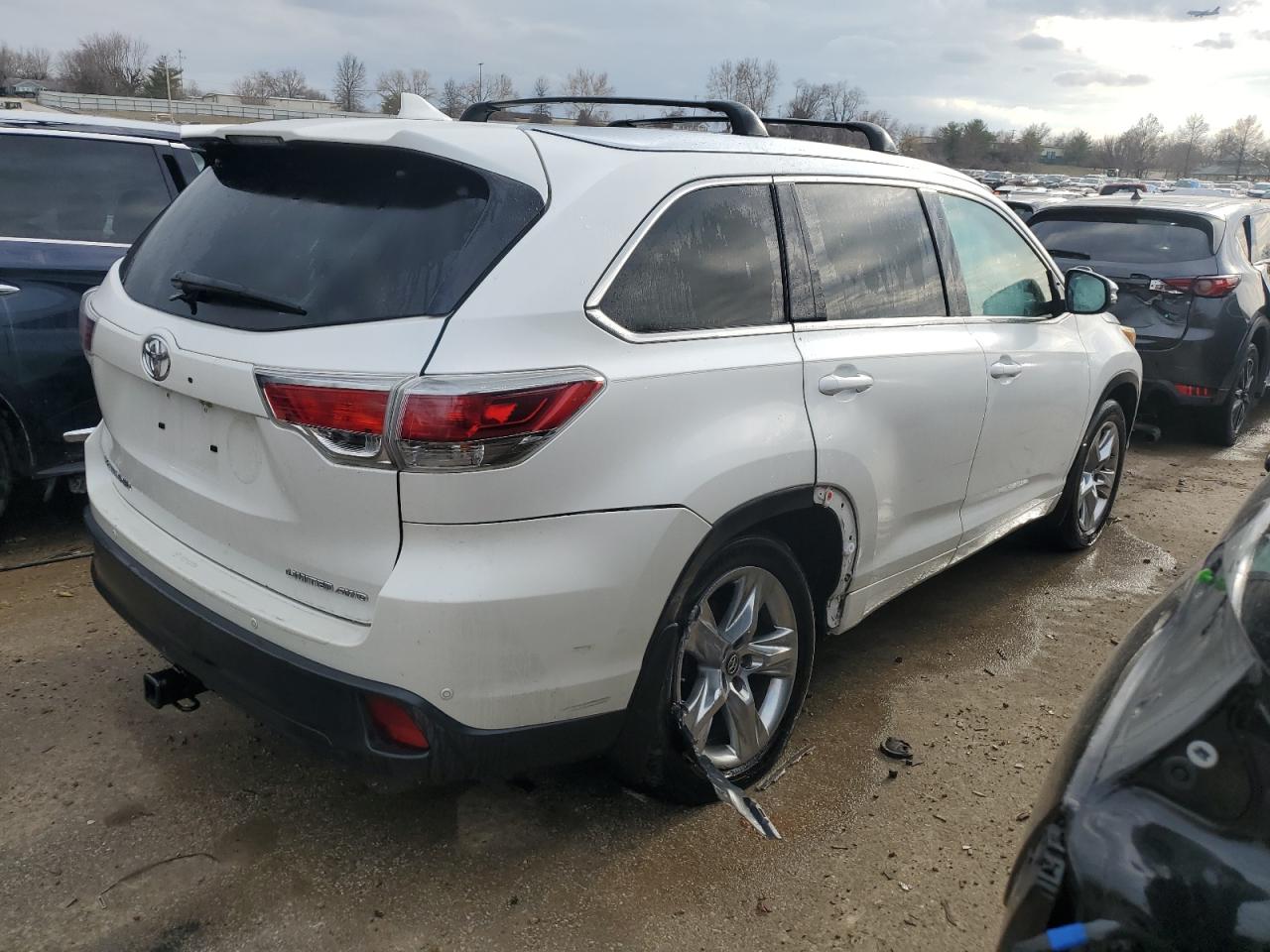 2016 TOYOTA Highlander VIN 5TDDKRFH1GS282668 photo 3