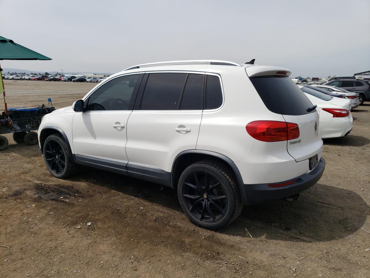 2012 VOLKSWAGEN Tiguan VIN WVGAV7AX6CW533297 photo 2
