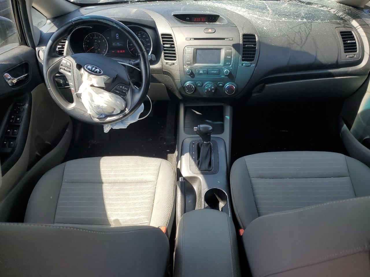 2015 KIA Forte VIN KNAFX4A86F5296412 photo 8