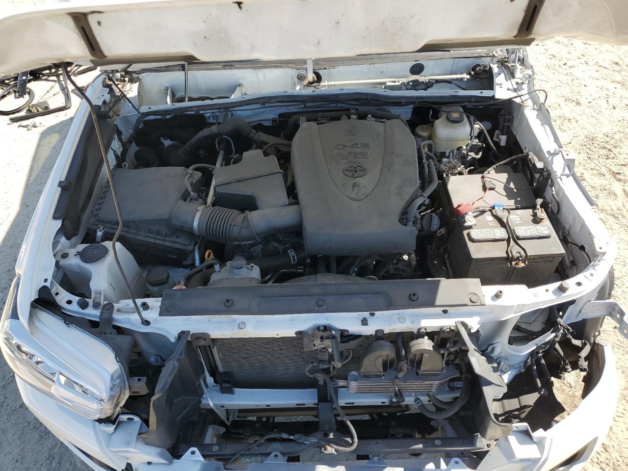 2020 TOYOTA Tacoma VIN 3TMCZ5ANXLM341093 photo 11