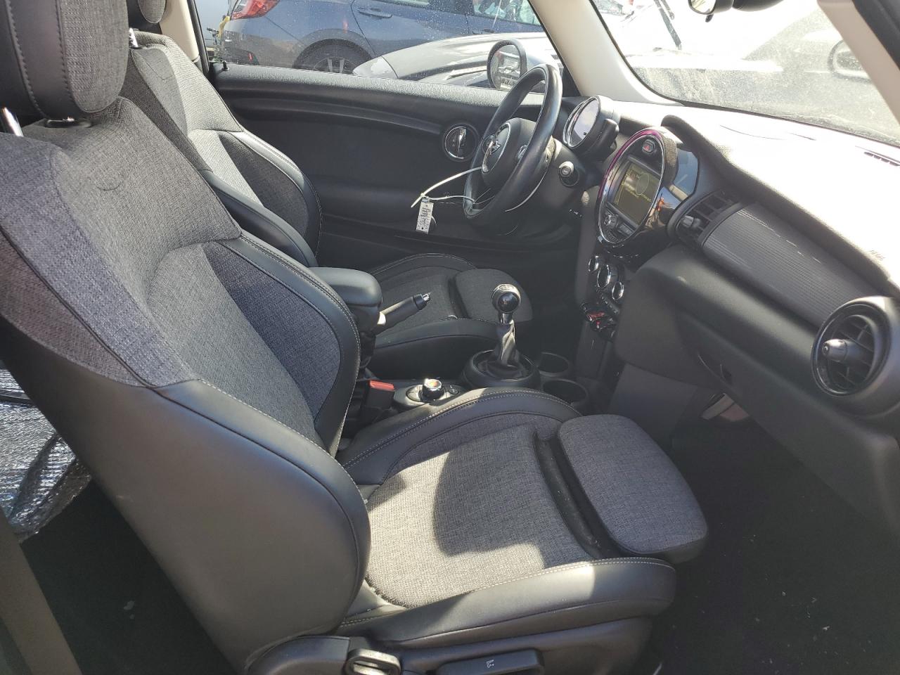 2017 MINI Cooper VIN WMWXP5C34H2D71207 photo 10