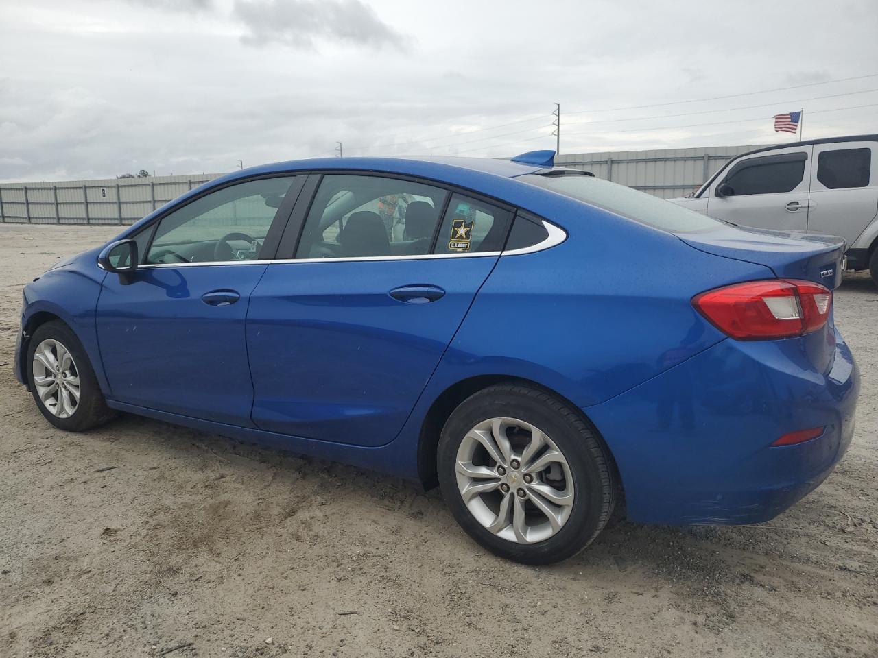 2019 CHEVROLET Cruze VIN 1G1BE5SMXK7138588 photo 2