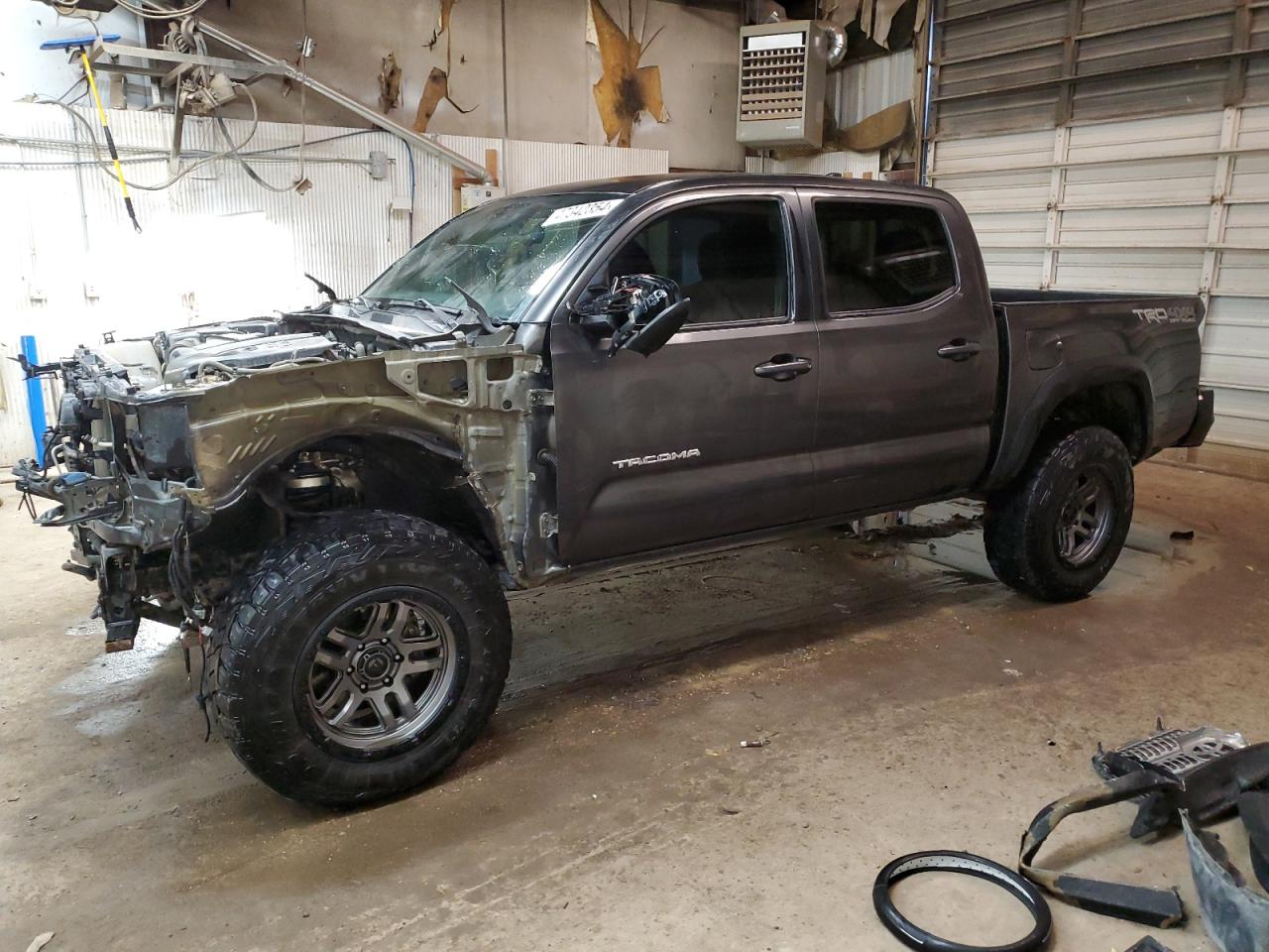 2017 TOYOTA Tacoma VIN 3TMCZ5AN6HM077846 photo 1