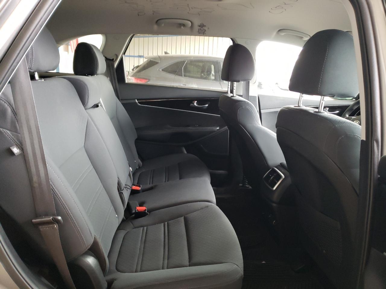 2019 Kia Sorento VIN 5XYPGDA50KG521020 photo 11