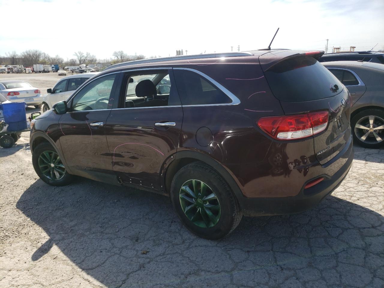 2018 Kia Sorento VIN 5XYPG4A58JG394628 photo 2